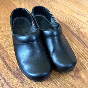 Sanitas clogs, black, size 37